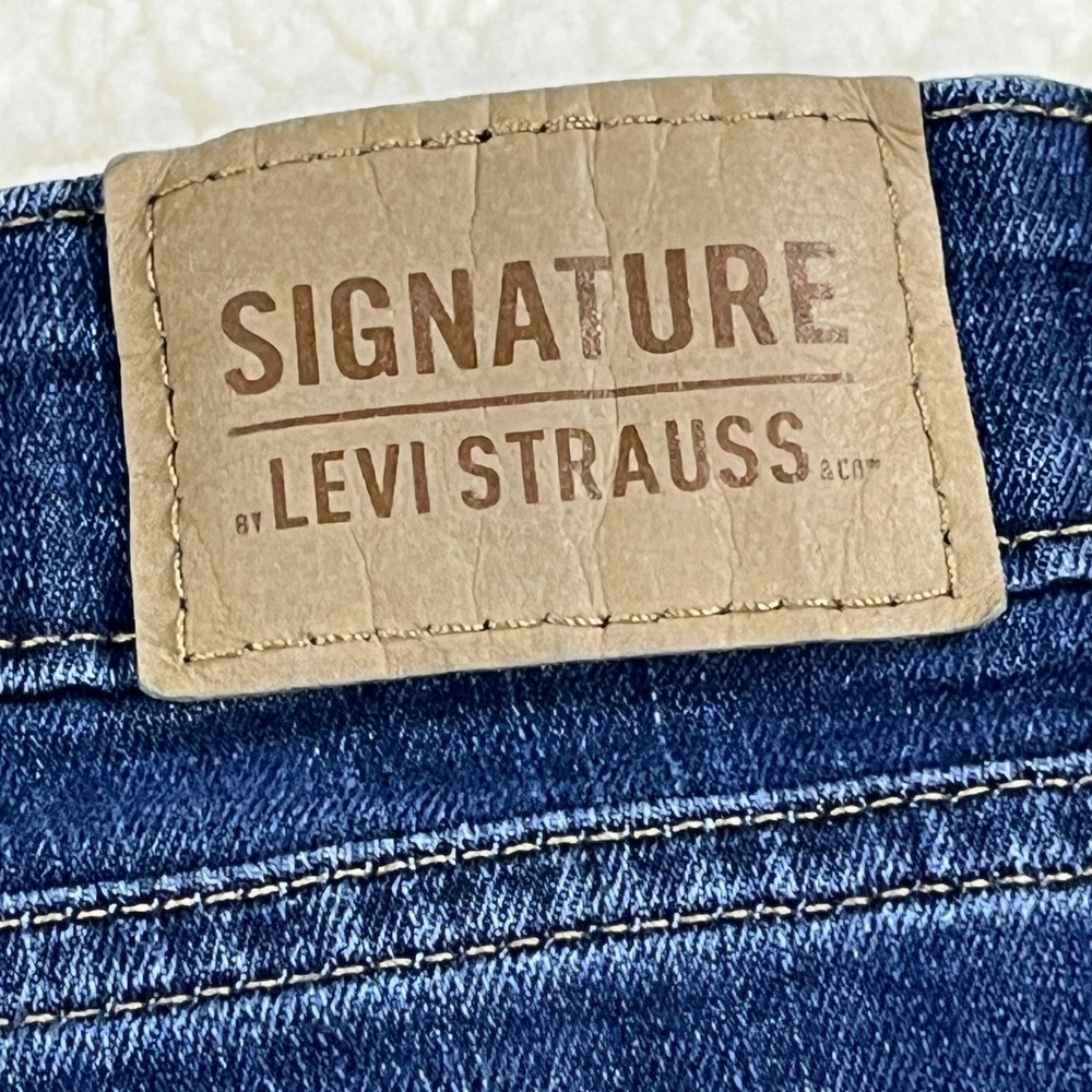 Signature by Levi Strauss Women 10L Blue Mid Rise Bootcut Jeans Stretch - Picture 7 of 10
